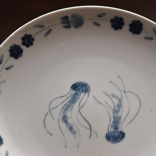 絵付け皿 クラゲ（アカクラゲ）直径19cm 中皿 おりでちせ 通販