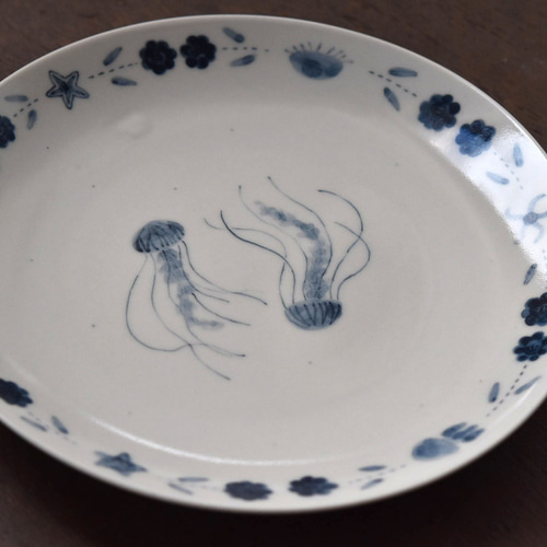 絵付け皿 クラゲ（アカクラゲ）直径19cm 中皿 おりでちせ 通販