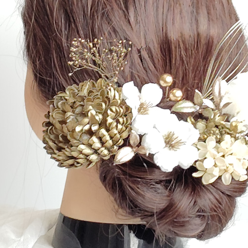 上品和菊と林檎の花の髪飾り 白無垢 ゴールドベージュ 白金 水引 髪