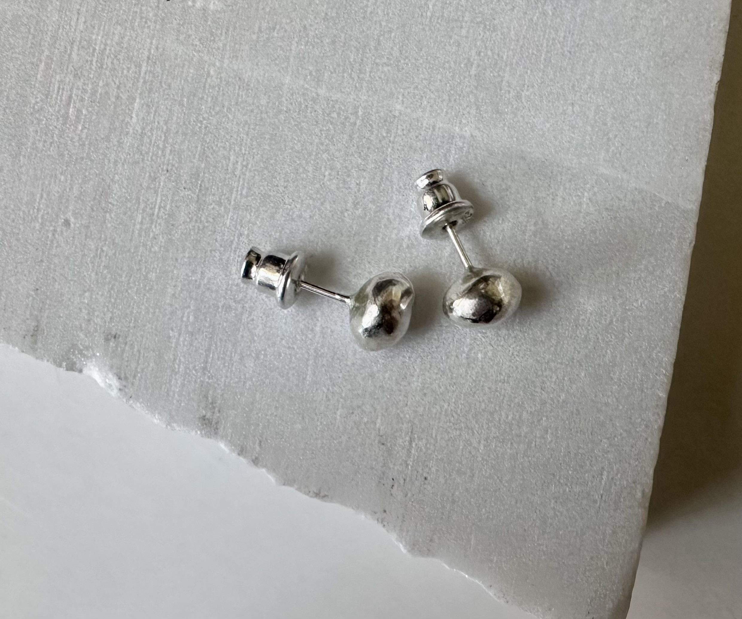 sv925 stone-like pierce