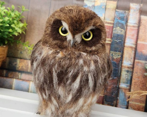 置物フクロウ羊毛フェルト製 アオバズク 高さ約14㎝ 羊毛