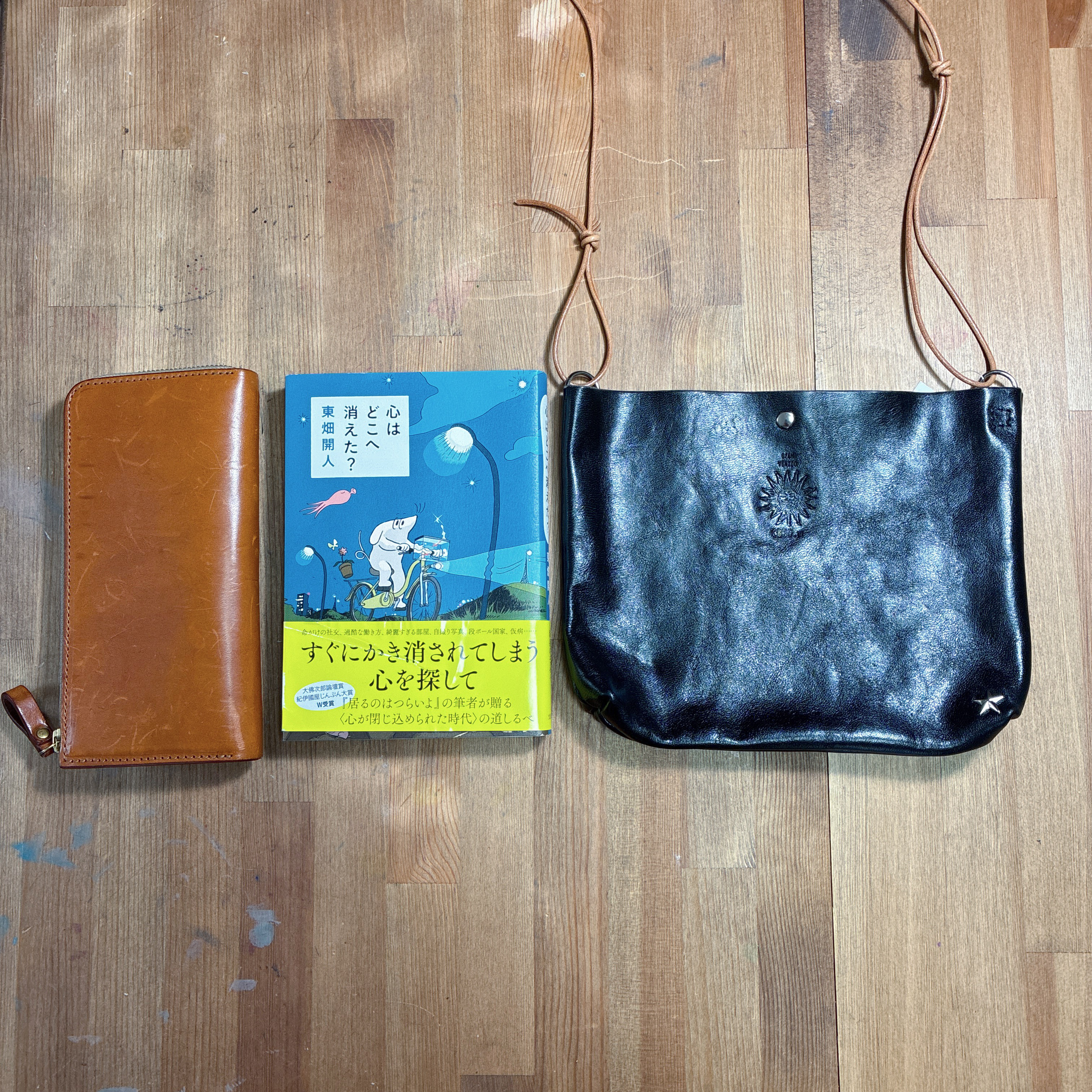 ホースハイド革ジャンレザーで作ったシンプルサコッシュ　タンニン鞣し　スマホショルダー　スマホポーチ