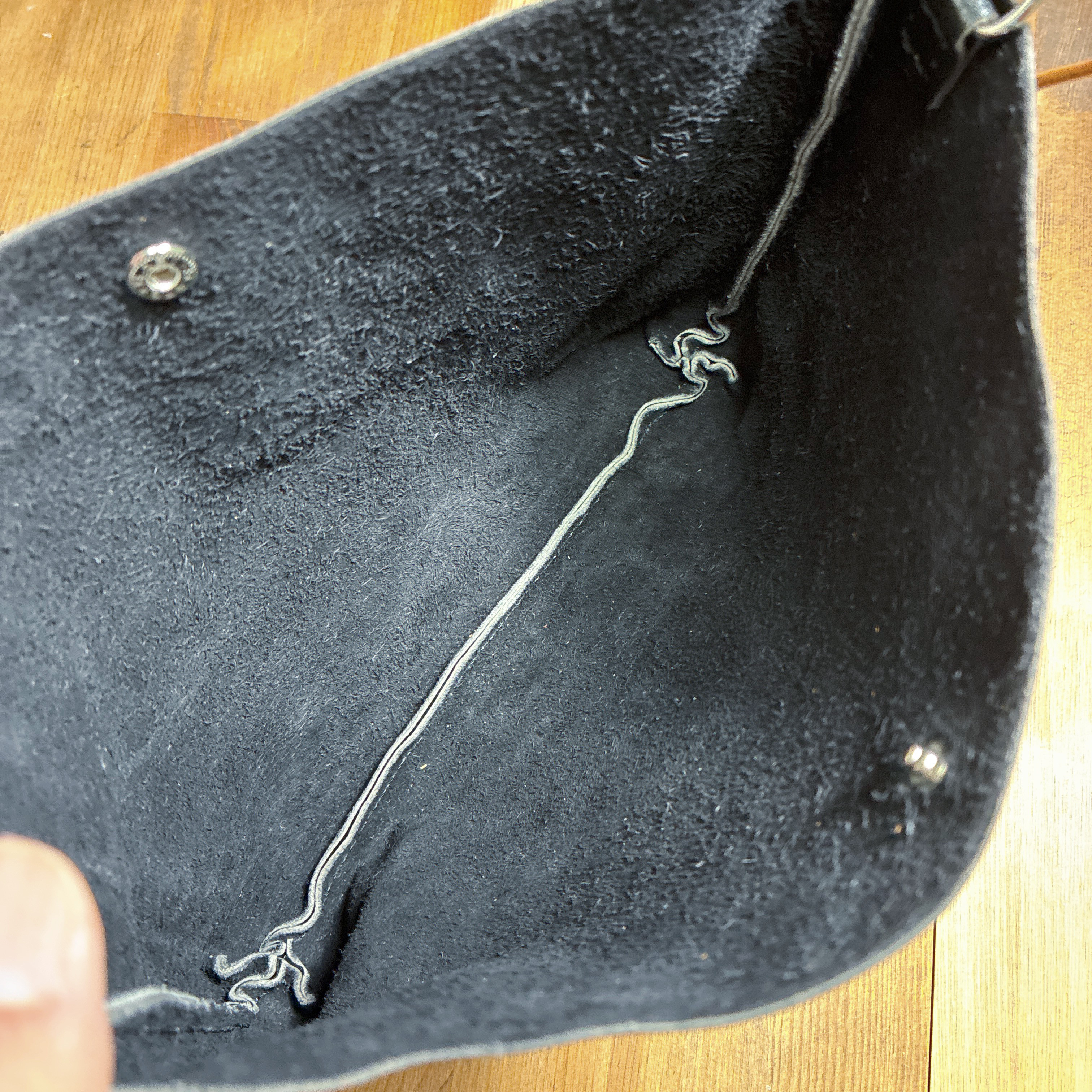 ホースハイド革ジャンレザーで作ったシンプルサコッシュ　タンニン鞣し　スマホショルダー　スマホポーチ