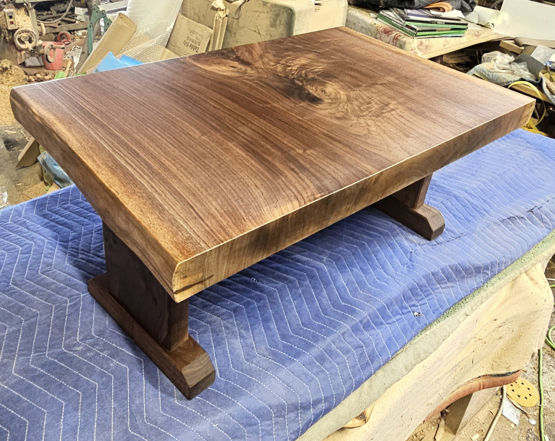 ウォールナット　一枚板　ローテーブル　リビング　座卓　ダイニング　人気