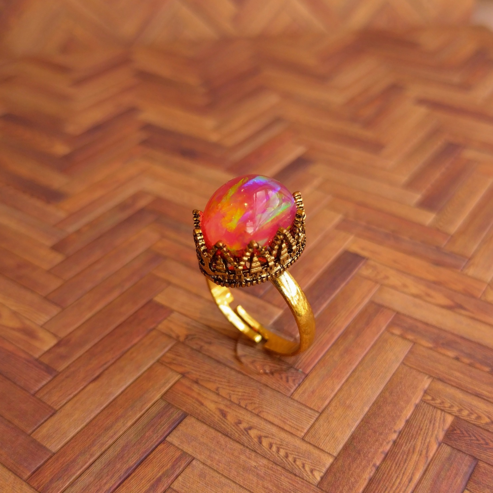 ネオンオパールリング（透明赤）