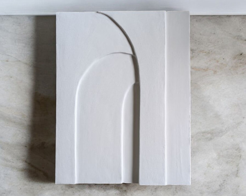 天然素材 曲線デザイン 置物 柿に鳥 正晴造 柿木に雀 置物 金属工芸 高岡銅器 鳥 飾り オブジェ