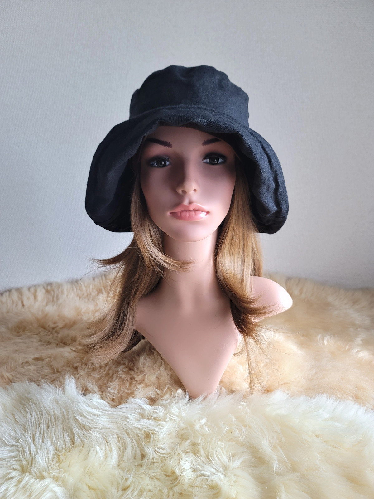 リネン100%ブラックカラー★日差しに負けない★約62㎝★ギャザーフリル 帽子