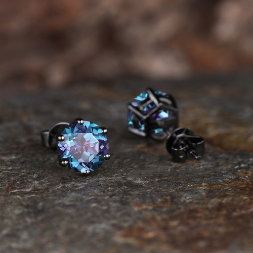 6月の誕生石アレキサンドライトスタッド ピアス ブラックゴールド