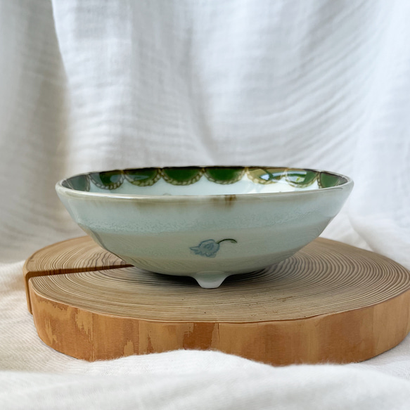 チコロット❤️三つ足浅鉢❤️すべて手描き❤️染付け❤️一品盛り❤️中鉢❤️フリーボウル❤️bowl❤️モチーフいっぱい 7枚目の画像