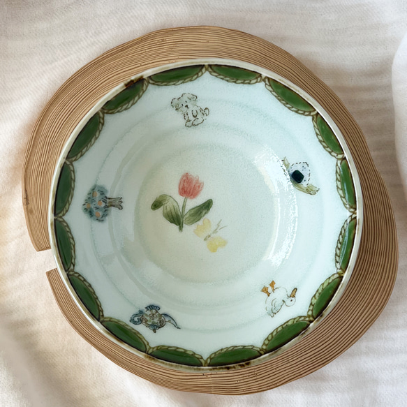 チコロット❤️三つ足浅鉢❤️すべて手描き❤️染付け❤️一品盛り❤️中鉢❤️フリーボウル❤️bowl❤️モチーフいっぱい 3枚目の画像