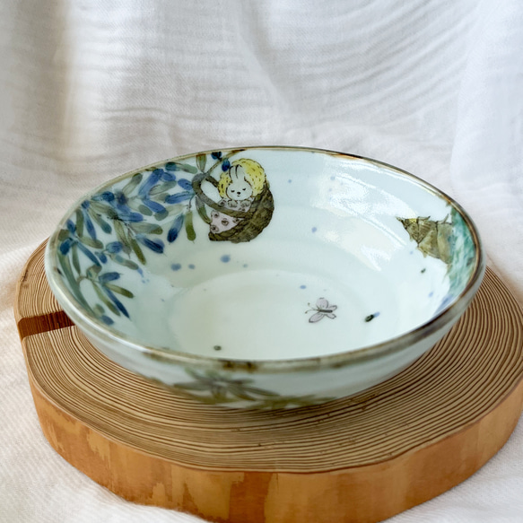 チコロット❤️三つ足浅鉢❤️すべて手描き❤️染付け❤️一品盛り❤️中鉢❤️フリーボウル❤️bowl❤️かぐや姫 1枚目の画像