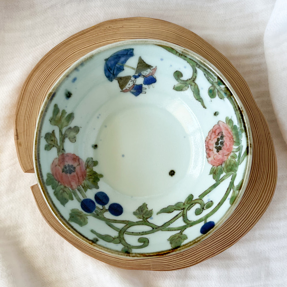 チコロット❤️三つ足浅鉢❤️すべて手描き❤️染付け❤️一品盛り❤️中鉢❤️フリーボウル❤️bowl❤️笠地蔵 3枚目の画像