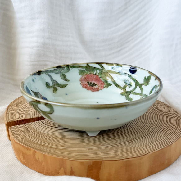 チコロット❤️三つ足浅鉢❤️すべて手描き❤️染付け❤️一品盛り❤️中鉢❤️フリーボウル❤️bowl❤️笠地蔵 5枚目の画像