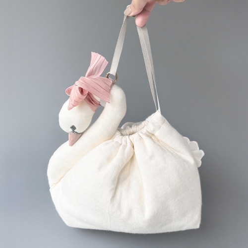 黒鳥【 スワンポーチ M 】 ブラックスワン 巾着バッグ ハンドバッグ