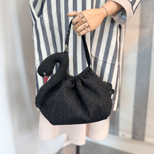 黒鳥【 スワンポーチ M 】 ブラックスワン 巾着バッグ ハンドバッグ