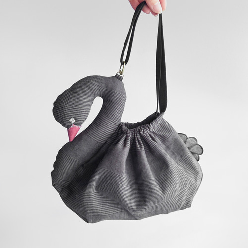 人気作家　aiueaoui様　ブラックスワン　小物入れ　黒白鳥　巾着オブジェ飾り 黒鳥【 スワンポーチ M 】 ブラックスワン 巾着バッグ ハンドバッグ