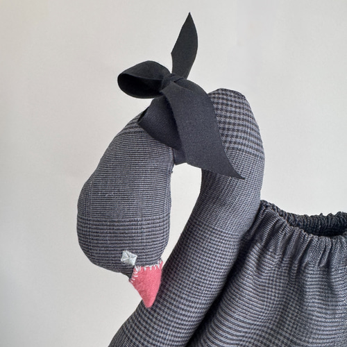 黒鳥【 スワンポーチ M 】 ブラックスワン 巾着バッグ ハンドバッグ