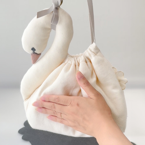 黒鳥【 スワンポーチ M 】 ブラックスワン 巾着バッグ ハンドバッグ