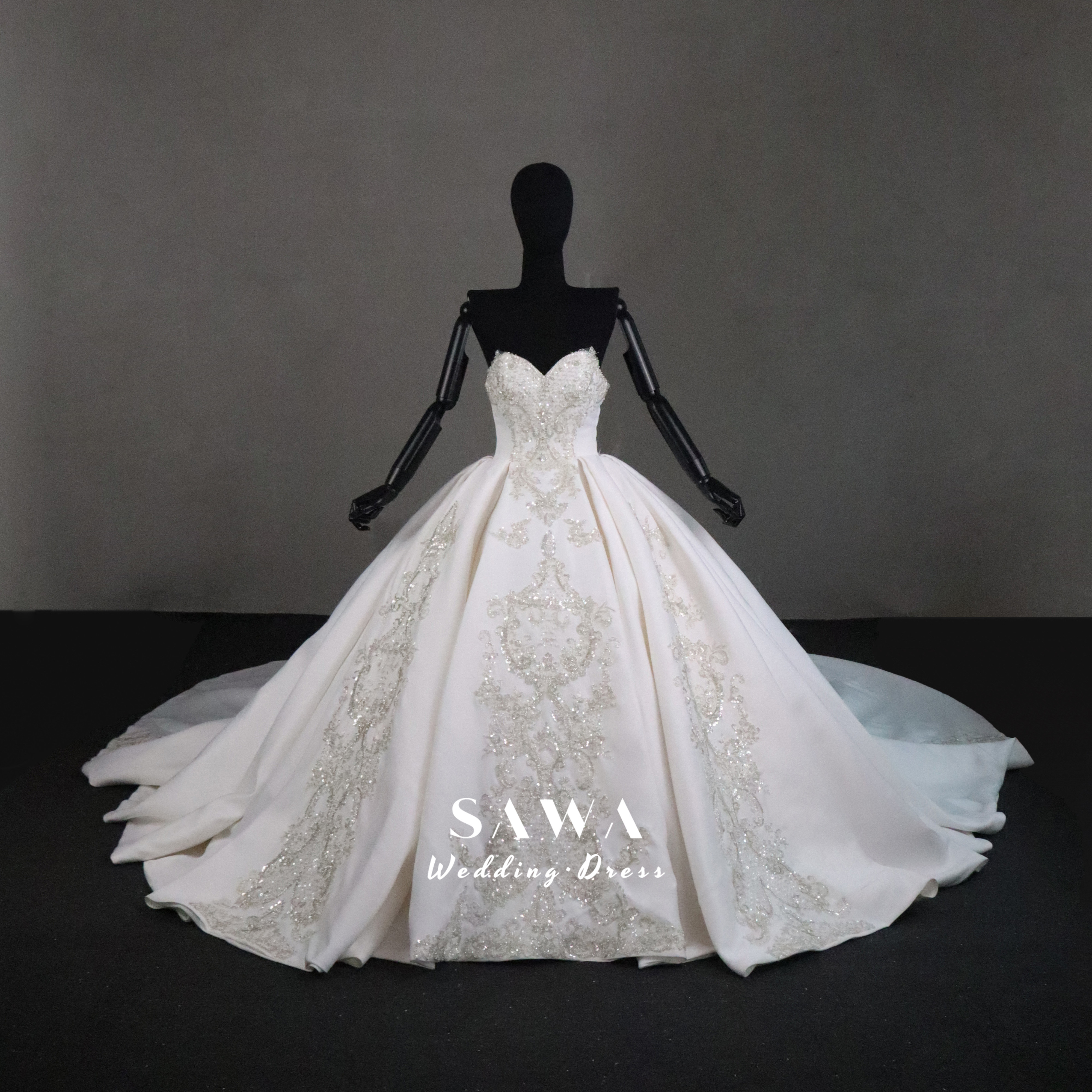 新作　vネック　2ways 取り外し可能オフショルダー　二の腕カバー　ホワイト　優雅　編みあげ　フレアスカート繊細な刺繍