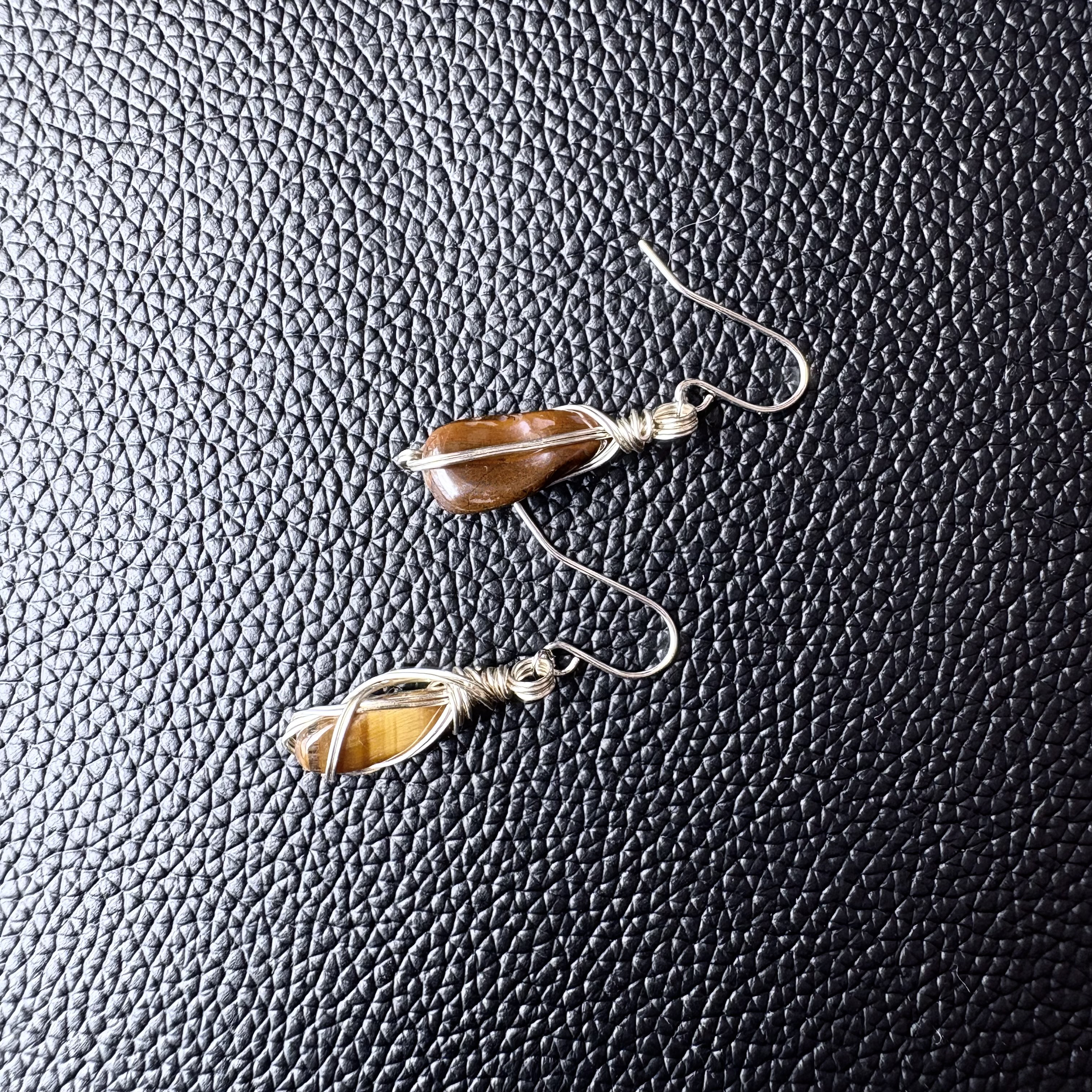 SUS316L鉱物/原石/天然石 タイガーアイ/アシンメトリーピアス/10月の誕生石/レディース/メンズ