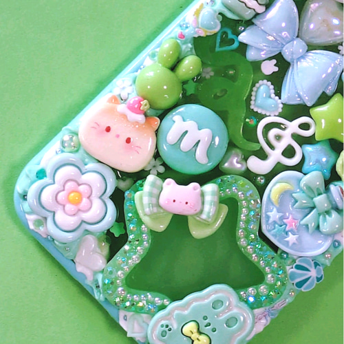 スマホケース】iPhoneXR デコ ホイップ レジン うさぎ ねこ ハート 星