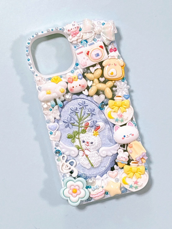 スマホケース】iPhone14 デコ ホイップ ねこワッペン うさぎ ねこ