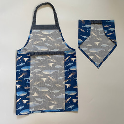 海の生き物くじら柄☆130〜140こどもエプロン、三角巾、巾着3点セット　 3枚目の画像