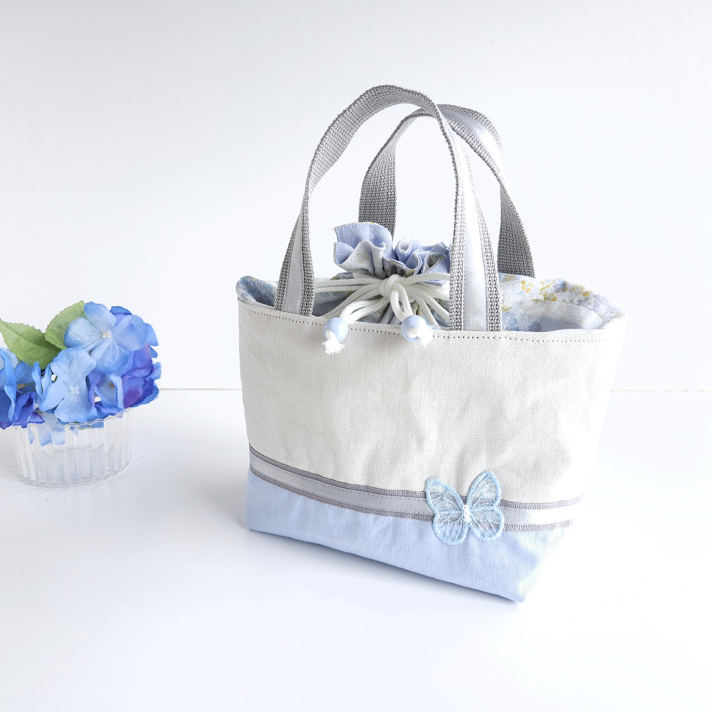 紫陽花とちょうちょのランチバッグ✻ブルー