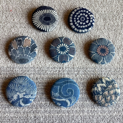 古布 藍型染め布 ブローチ 丸 (7~14) ブローチ ひだまり 通販 19639989