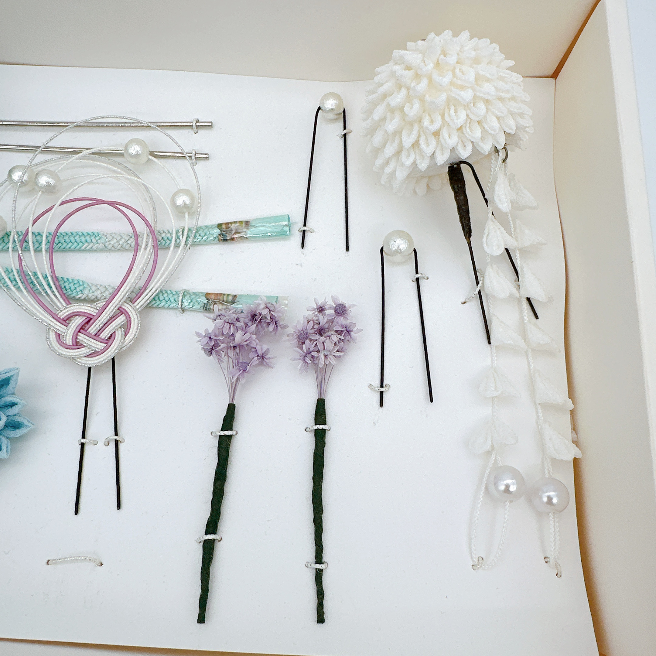 つまみ細工　グラデーションダリアかんざしセット　水色×白