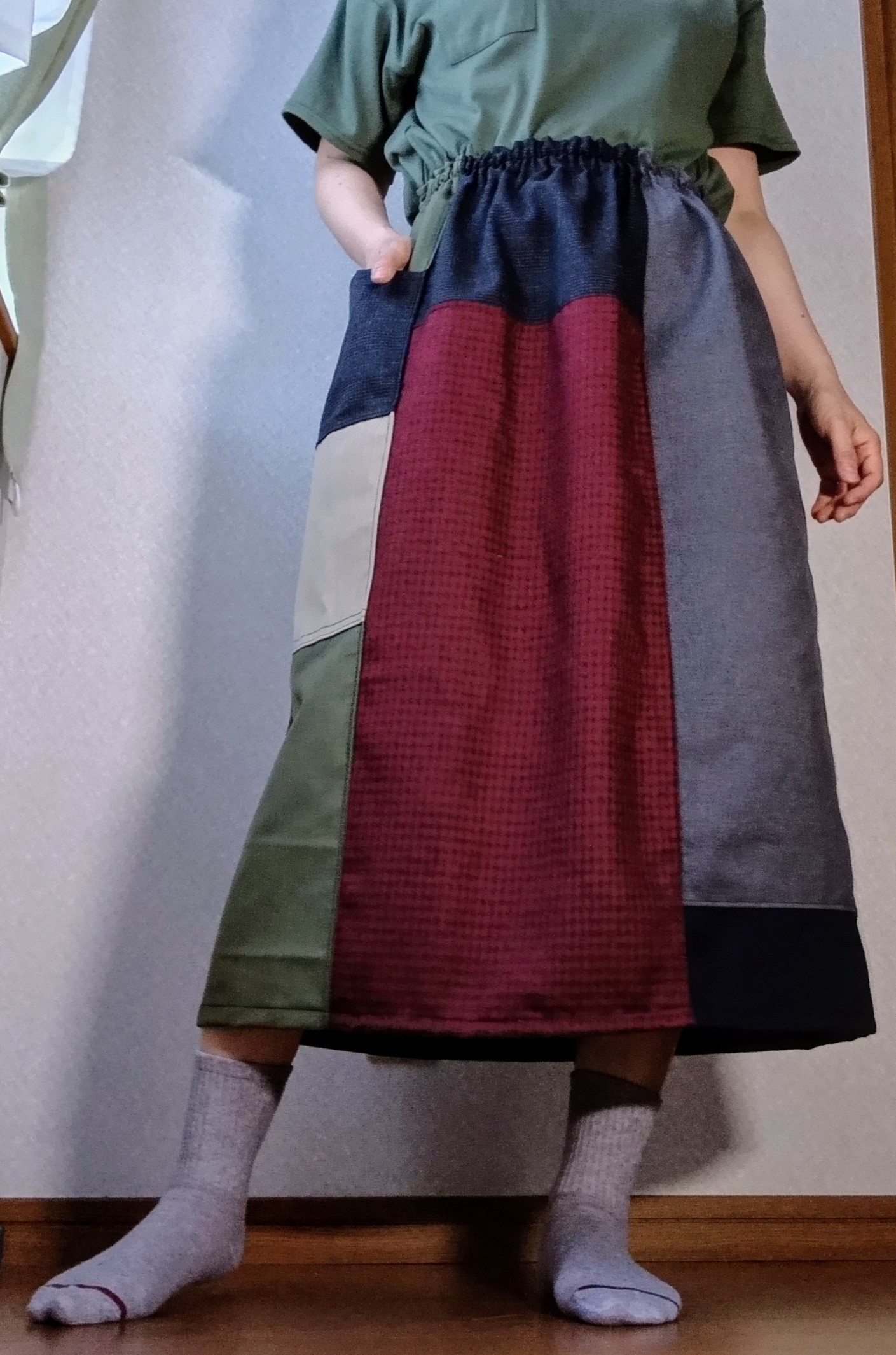 秋先取りスカート現品のみパッチレトロ布合わせ楽しいウエストゴム　秋冬新作2025