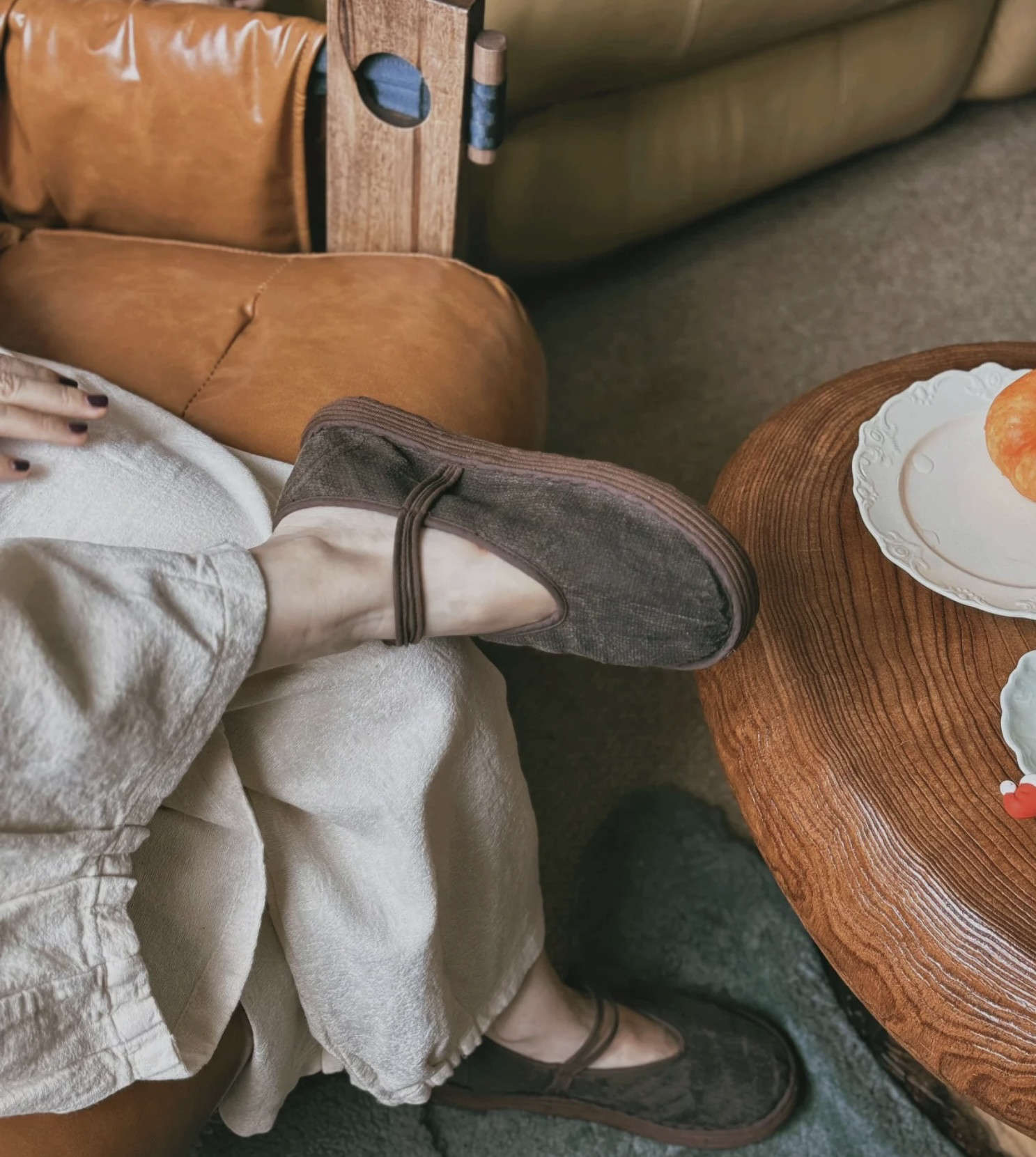 柞蚕シルクの手作り靴 （シルク１００％）