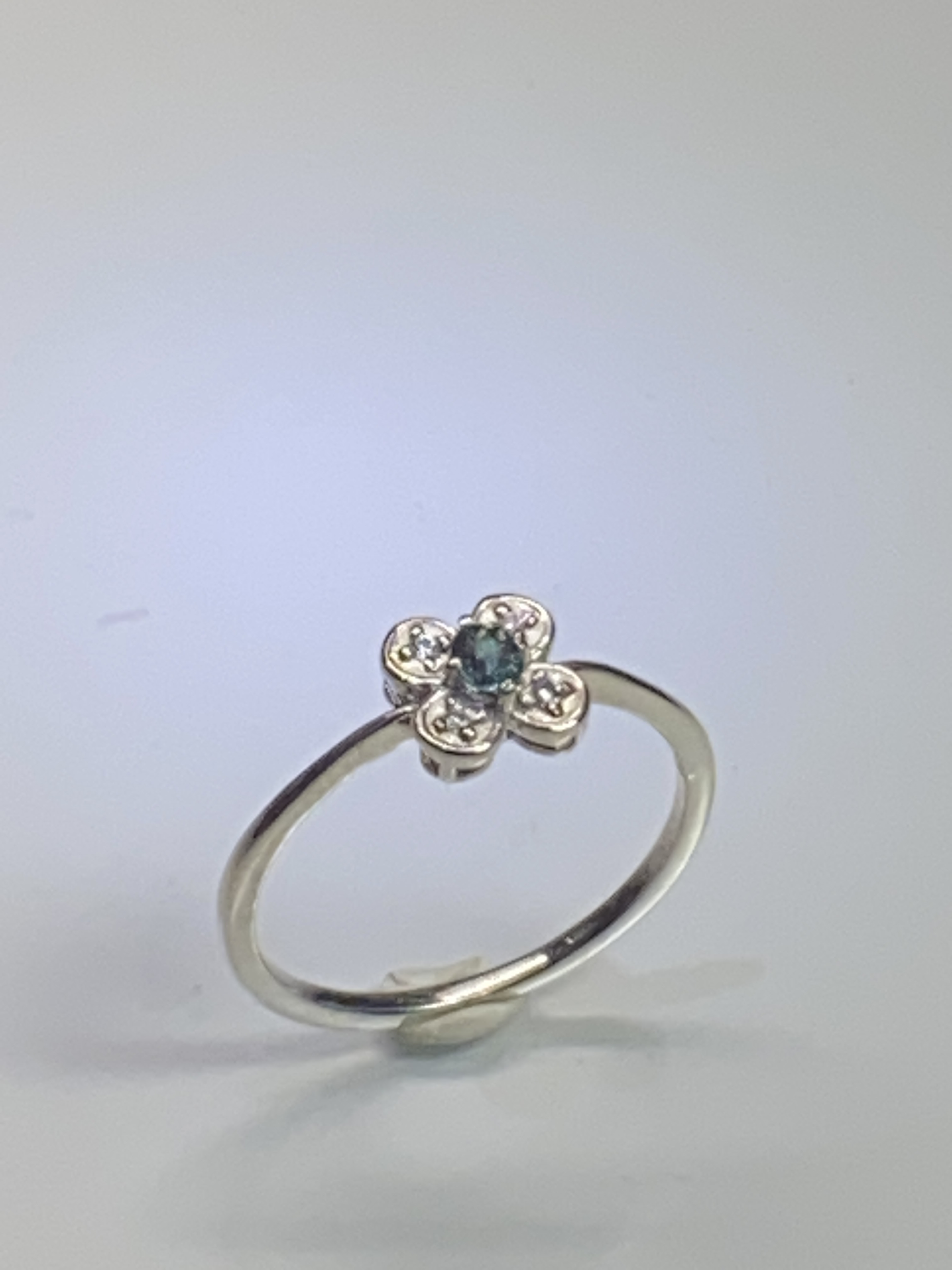 アレキサンドライトシルバーリング　0.11ｃｔ　Alexandrite