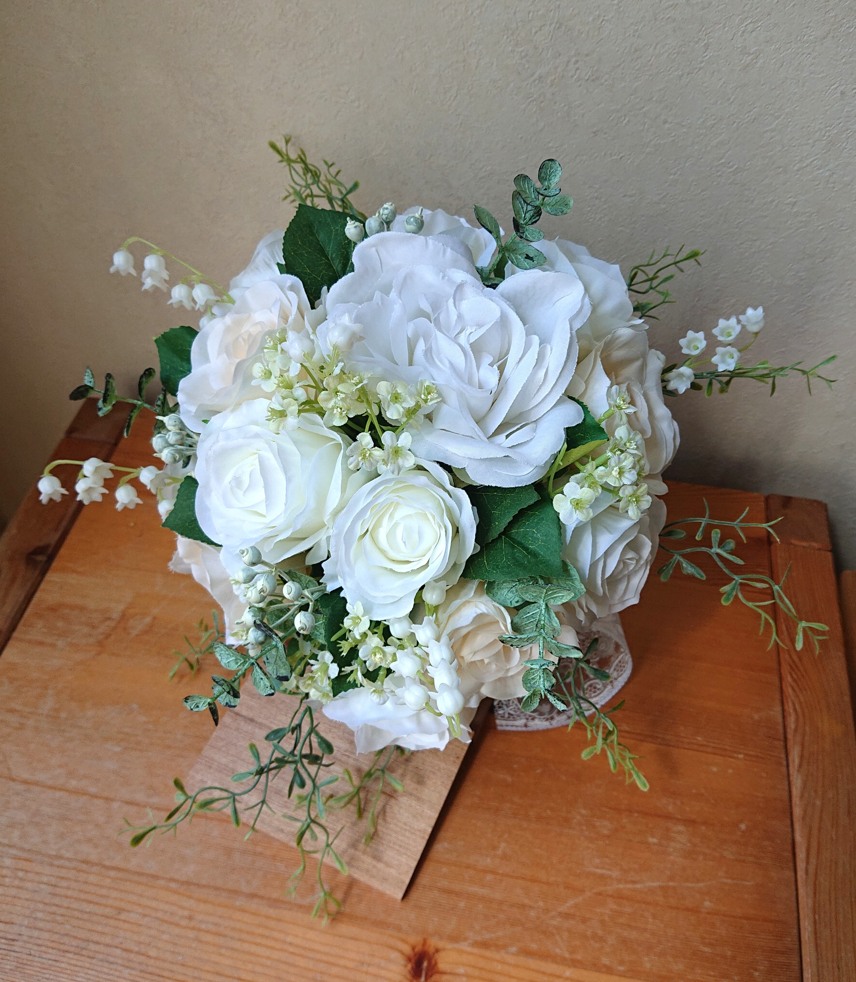 バラのクラッチブーケ♪ブートニア付き♪生花みたいに綺麗な造花です♪高品質なのに安い