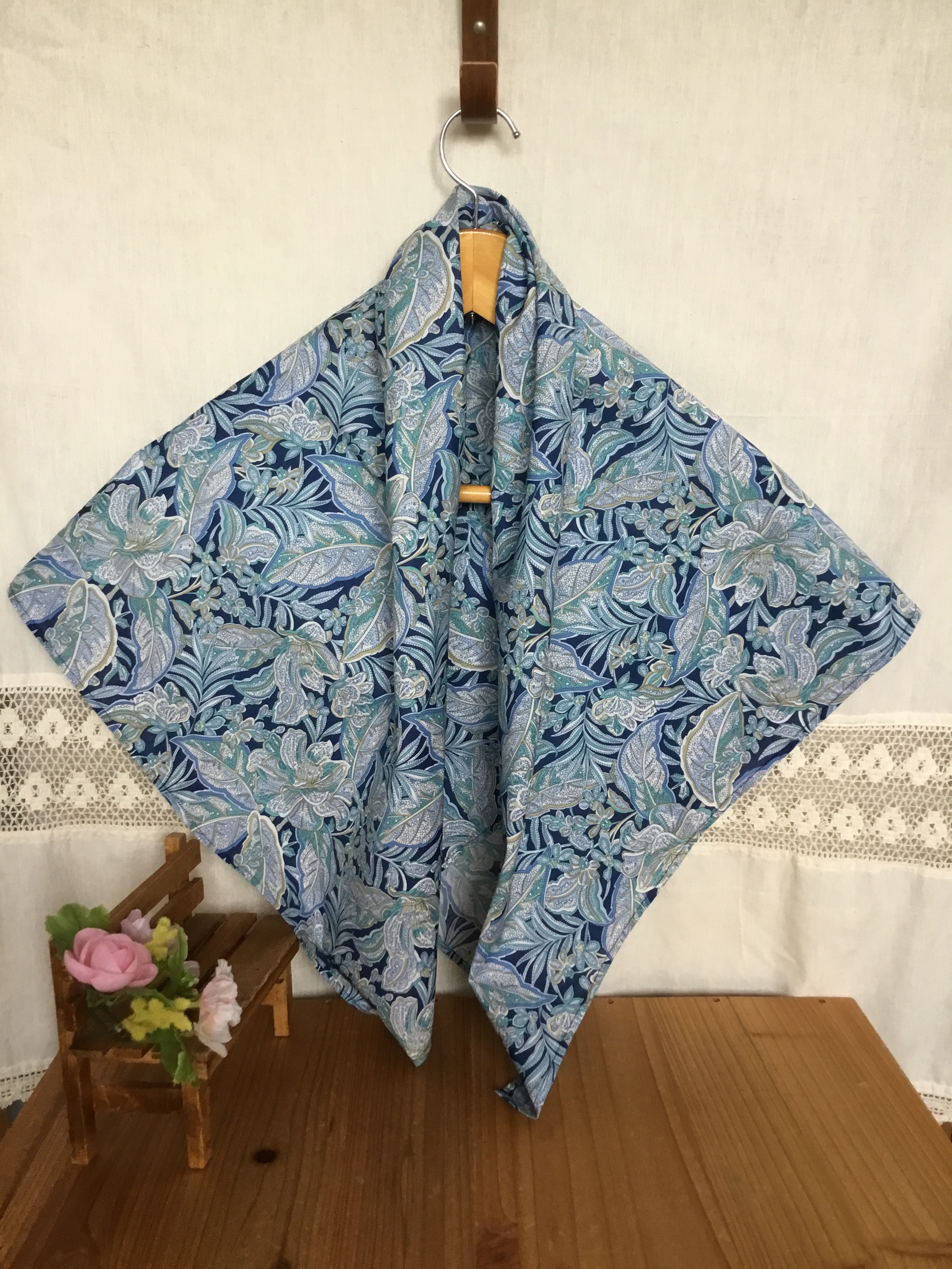 リバティプリントのスカーフ