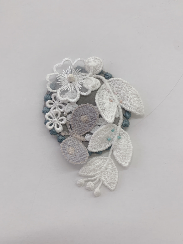 ミナペルホネンハンドメイドブローチ