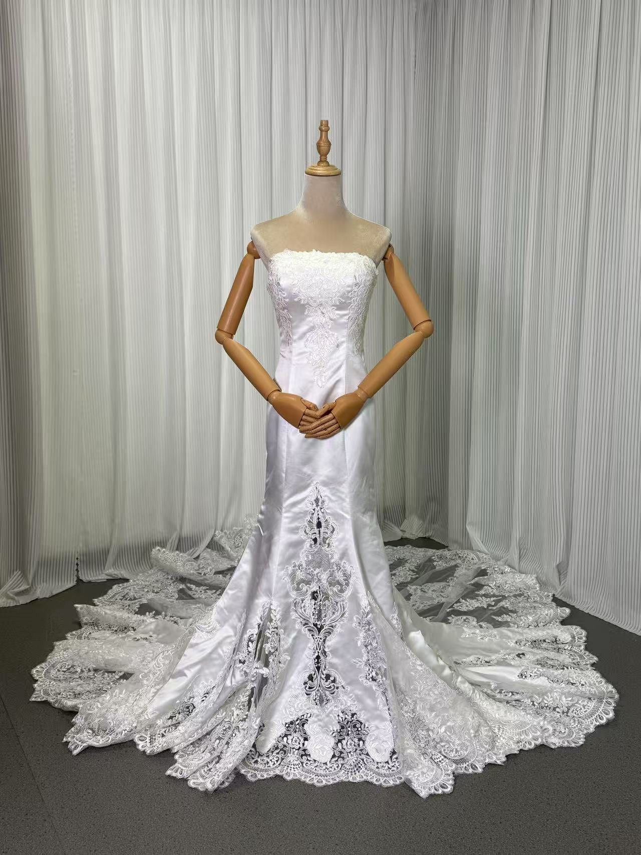 送料無料！ウェディングドレス ビスチェドレス マーメイドライン 編み上げ 上品レース エレガント 結婚式