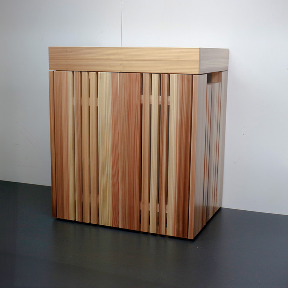 杉の燻煙材の水槽台 60×45水槽用 高さ70センチ 注文後の製作 棚