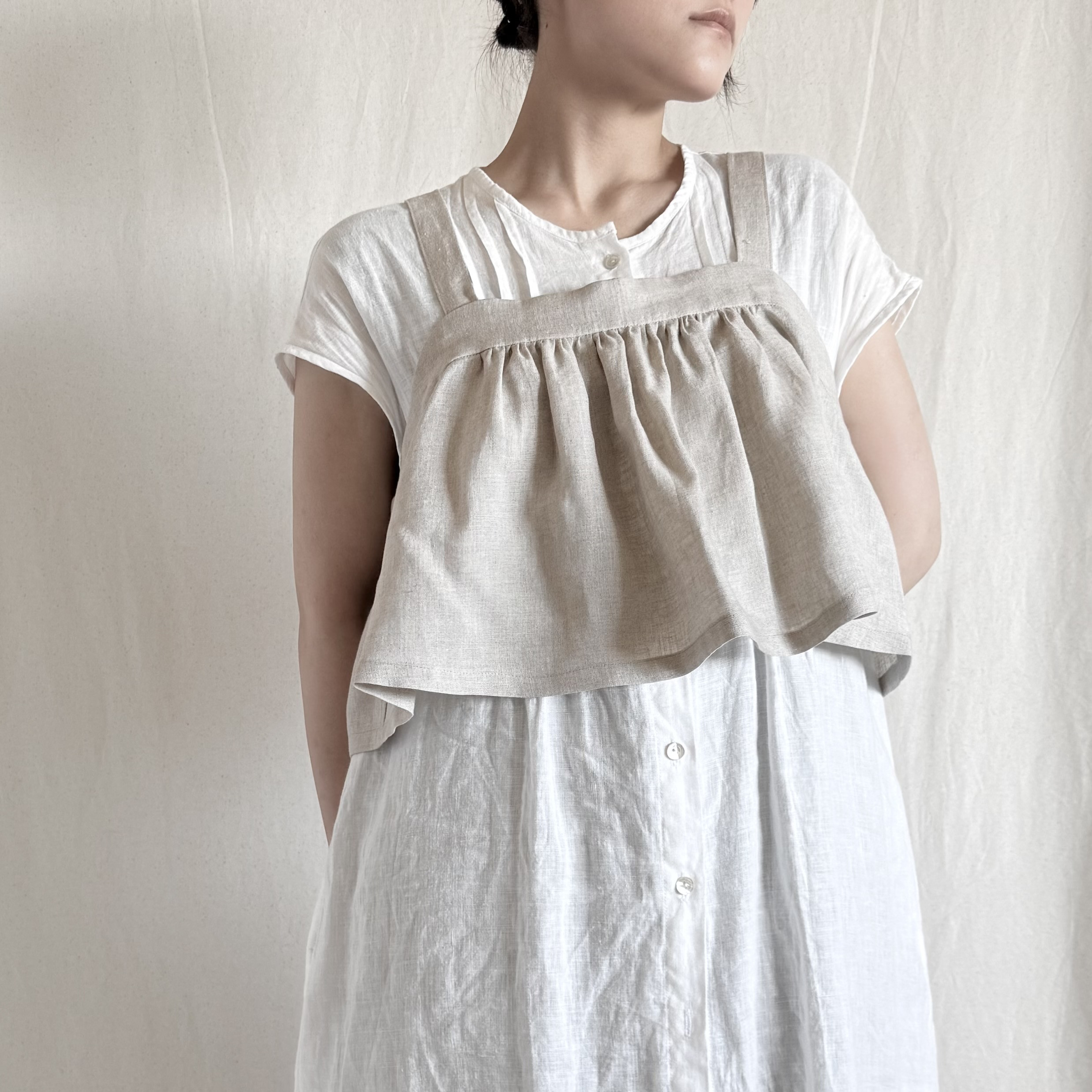 【リネンのフリルビスチェ】サンドべ－ジュ
