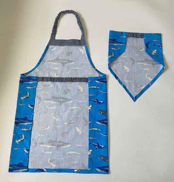 海の生き物サメ柄☆130〜140こどもエプロン、三角巾、巾着3点セット　 3枚目の画像