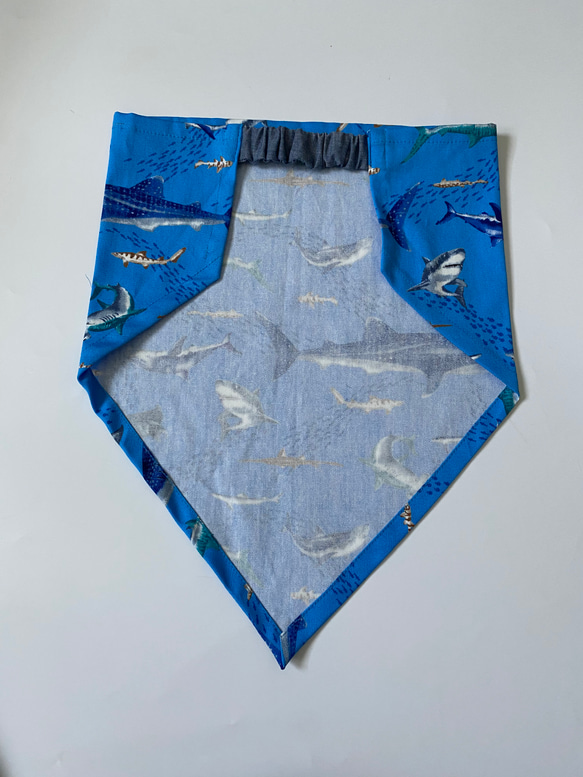 海の生き物サメ柄☆130〜140こどもエプロン、三角巾、巾着3点セット　 7枚目の画像