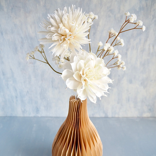 折りたたみ式ハニカムフラワーベース × ソラフラワーアレンジ【糸菊と