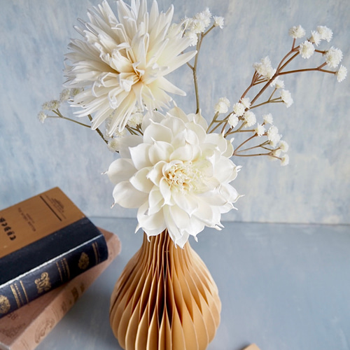 折りたたみ式ハニカムフラワーベース × ソラフラワーアレンジ【糸菊と