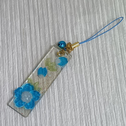レジン アクセサリー ネモフィラのストラップ キーホルダー 携帯