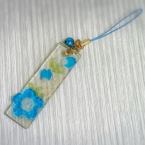 レジンアクセサリー　NO.68 レジン アクセサリー ネモフィラのストラップ キーホルダー 携帯