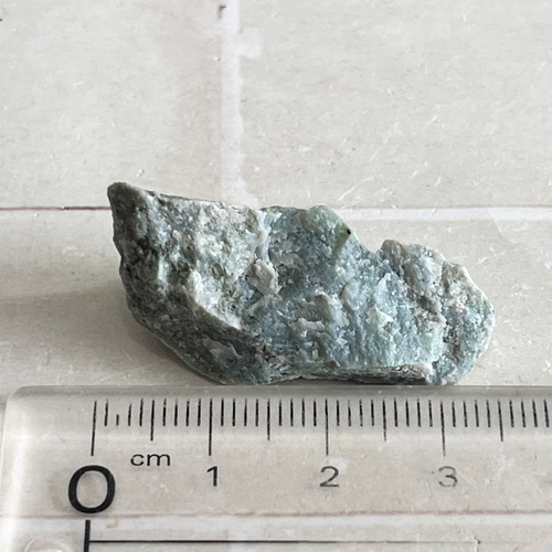 幻のヒスイ　北海道　日高翡翠　第三の翡翠　原石　ラフストーン 幻のヒスイ 北海道 日高翡翠 第三の翡翠 原石 ラフストーン