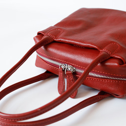 【限時特惠】柔軟真皮迷你手提包 | 容量充足，設計優雅 | 母親節或生日禮物的完美之選 第10張的照片