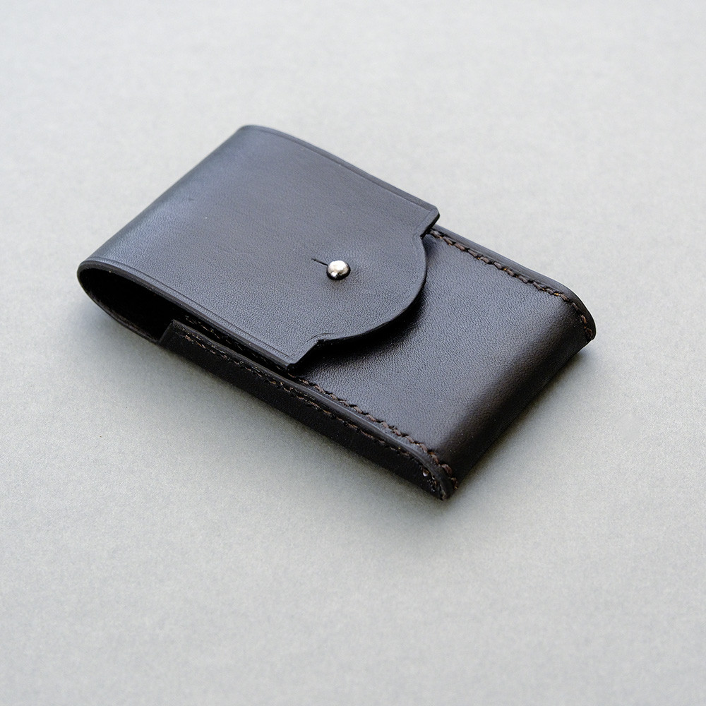 取り出しやすいクレジットカードレザーケース