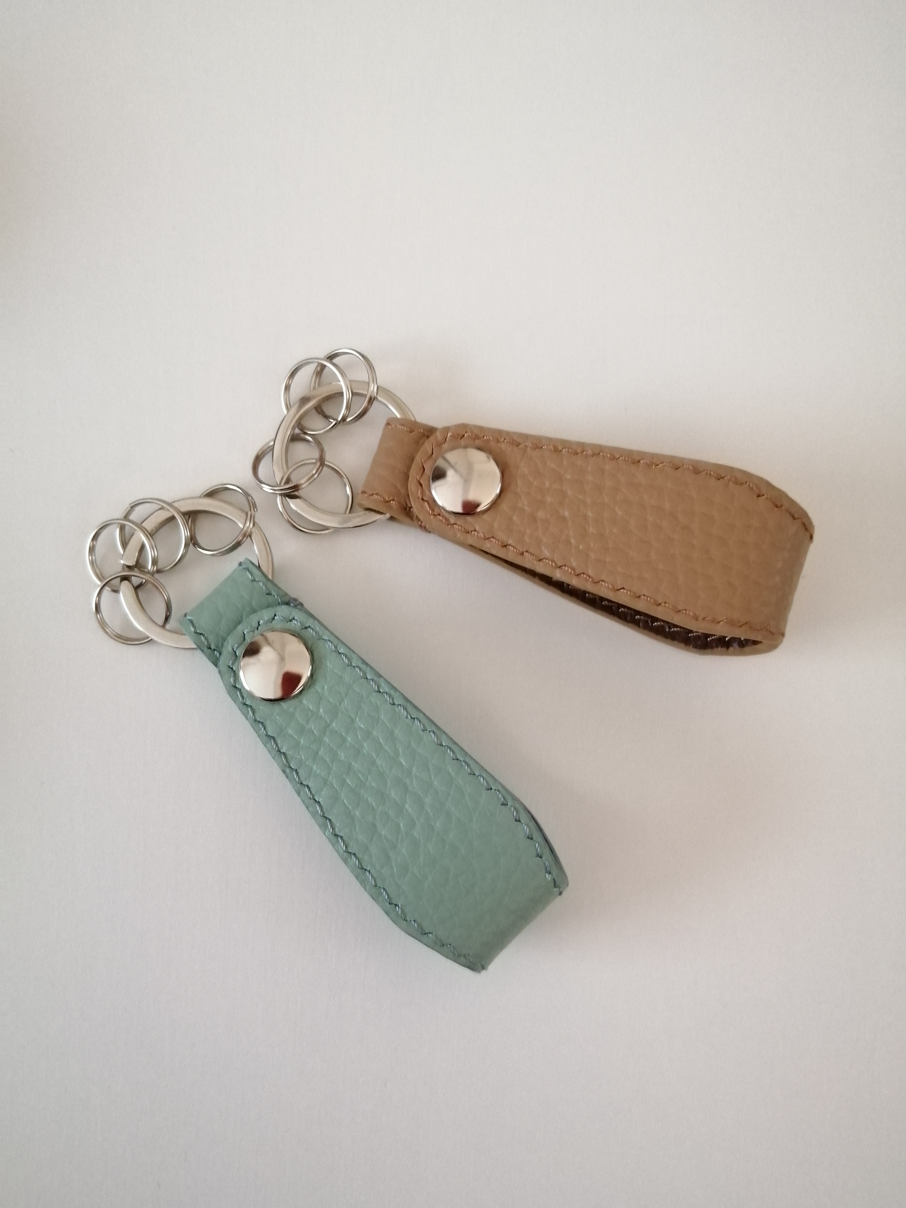 総手縫い☆国産レザーのキーリング　キーホルダー