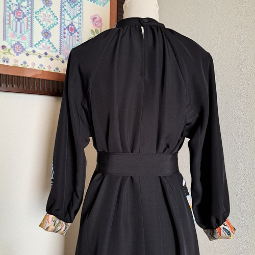 ★着物リメイク/黒留袖/ラグランスリーブ/ハイネックワンピ―ス/一点物 /正絹★ ☆着物リメイク/黒留袖/ラグランスリーブ/ハイネックワンピ―ス/一点物